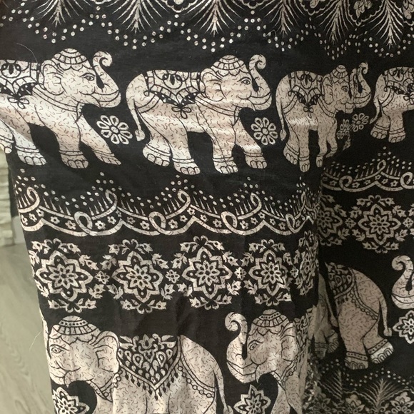 2/$50❤️Unisex Black + White Elephant Lounge Pants - Picture 3 of 3